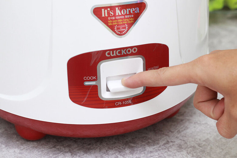 Nồi cơm điện Cuckoo 1.8 lít CR-1055 Nồi cơm điện Cuckoo 1.8 lít CR-1055