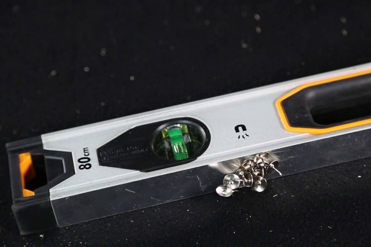 Thước thủy 150cm (kèm nam châm) INGCO HSL38150M