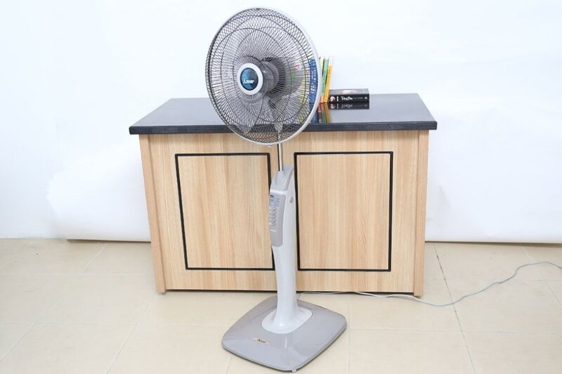 Quạt đứng Mitsubishi LV16RA