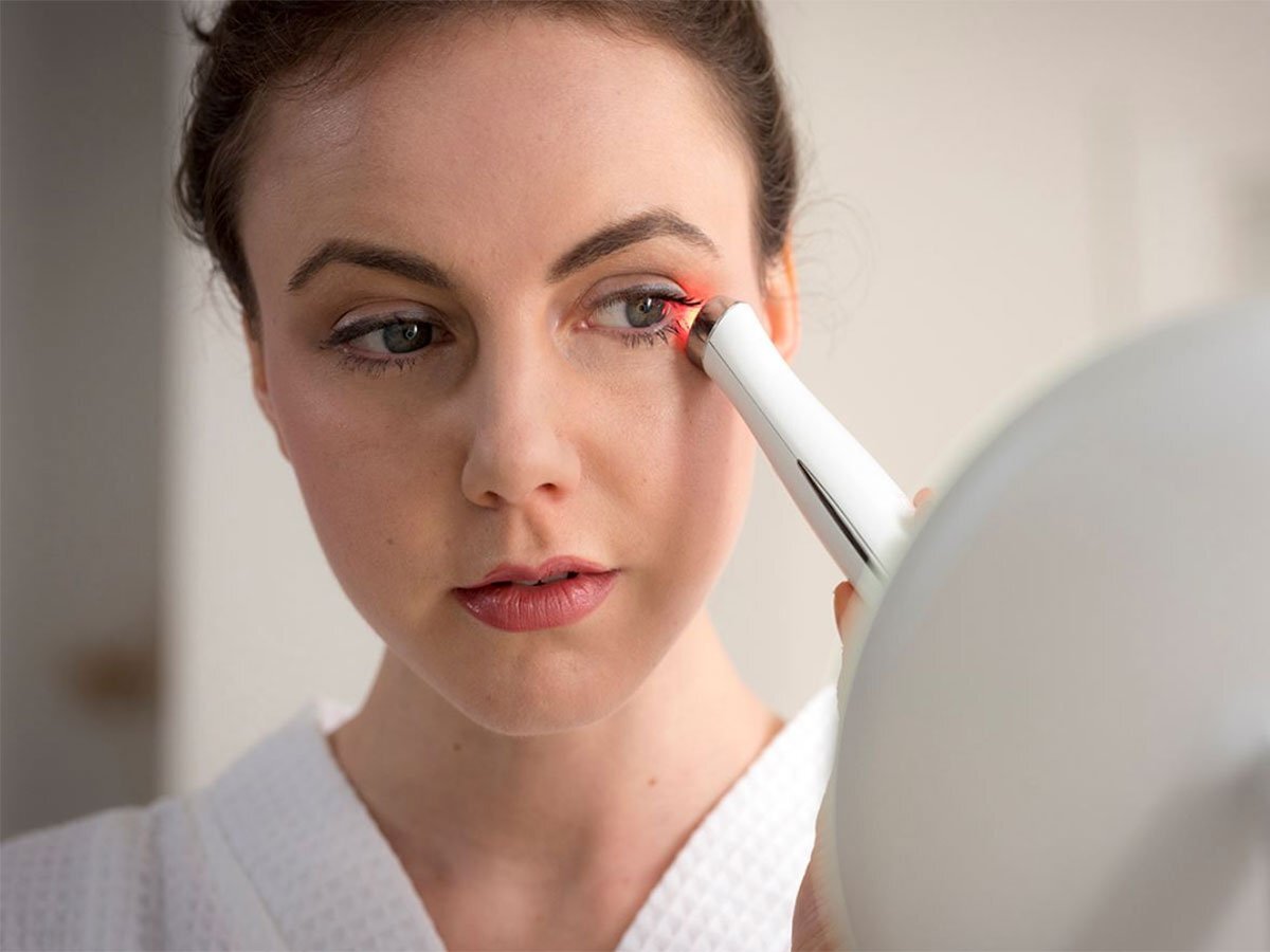 Máy massage mắt HoMedics EYE-200 dễ dàng sử dụng