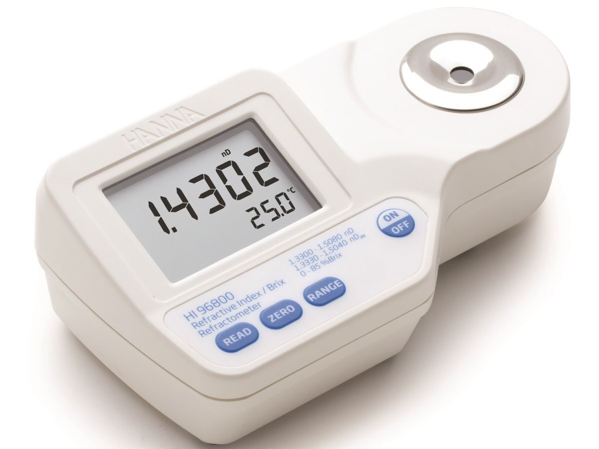 Khúc xạ kế đo độ ngọt Brix và chỉ số khúc xạ Hanna HI96800