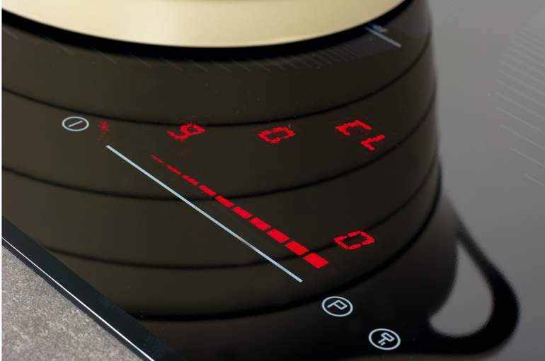 Bếp từ âm 4 vùng nấu Cata ISB 704 BK