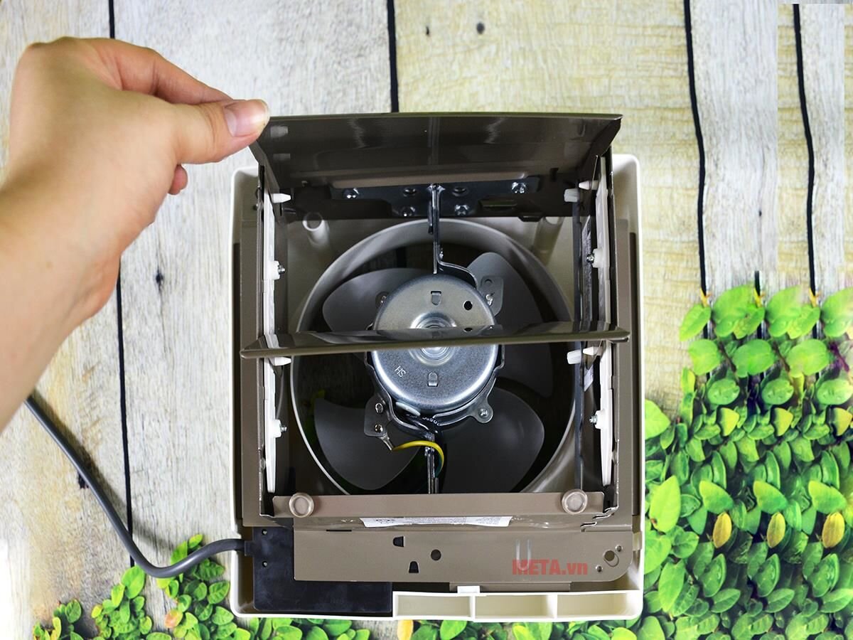 Quạt hút gắn tường KDK 15AAQ1