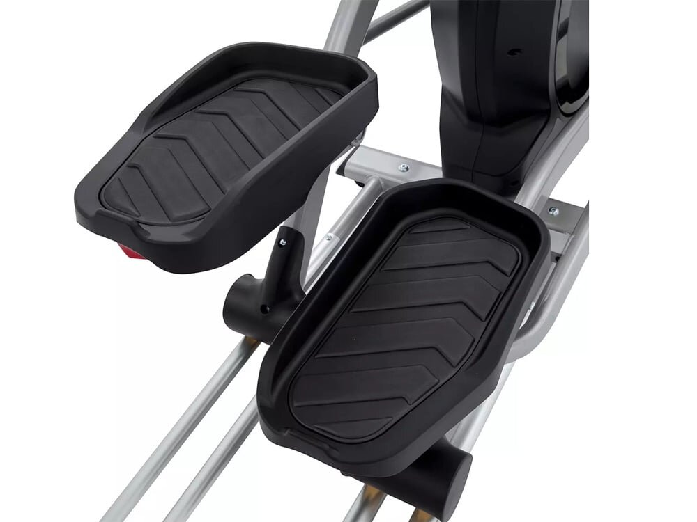 Bàn đạp rộng rãi, chống trơn trượt