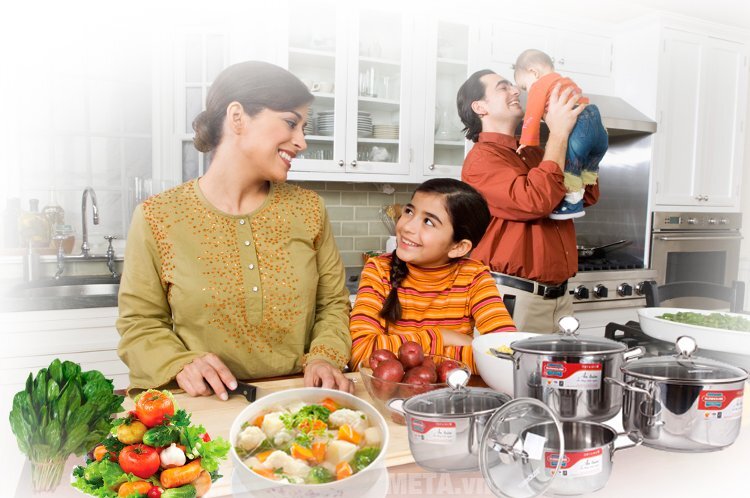 Bộ 4 nồi inox 3 đáy Sunhouse SHG686 Bộ 4 nồi inox 3 đáy Sunhouse SHG686