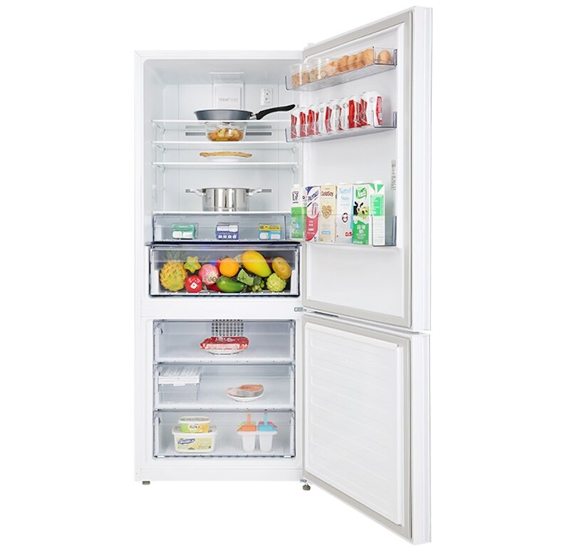 Tủ lạnh Beko RCNT415E50VZGW tích hợp công nghệ EverFresh+ và lưới tản nhiệt (Ảnh: dienmayxanh).
