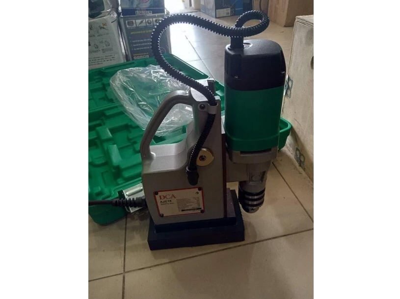 Máy khoan từ DCA AJC16