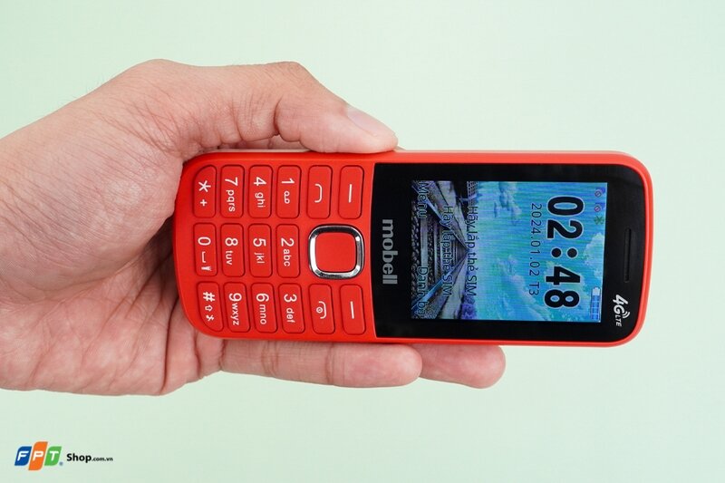 Mobell M331 4G được trang bị bàn phím T9 truyền thống