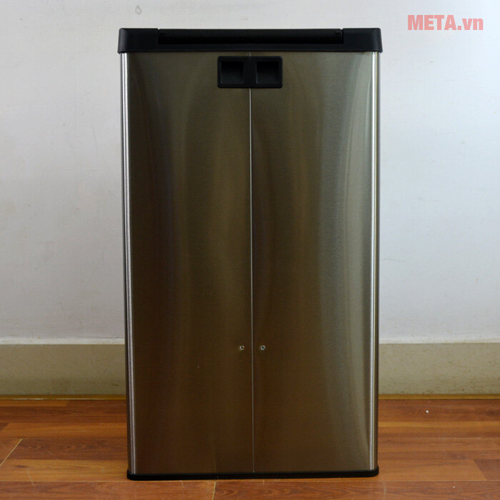 Thùng rác inox đạp vuông lớn Fitis Mega SPL2-901 - 40 lít (bạc) Thùng rác inox đạp vuông lớn Fitis Mega SPL2-901 - 40 lít (bạc)