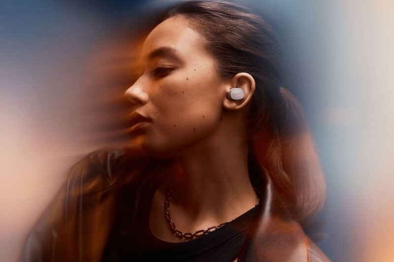 Bowers & Wilkins Pi8 chống ồn chủ động