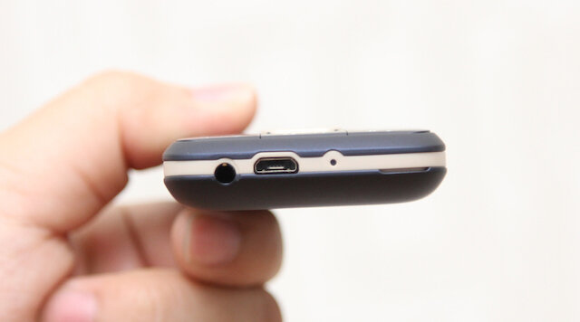 Điện thoại Mobell M690 Điện thoại Mobell M690