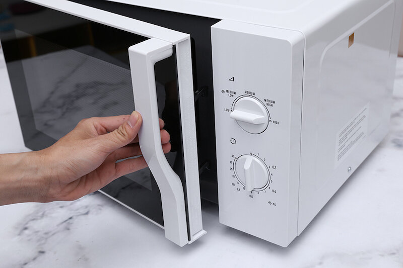 Lò vi sóng Electrolux EMM2322MW 23 lít Lò vi sóng Electrolux EMM2322MW 23 lít