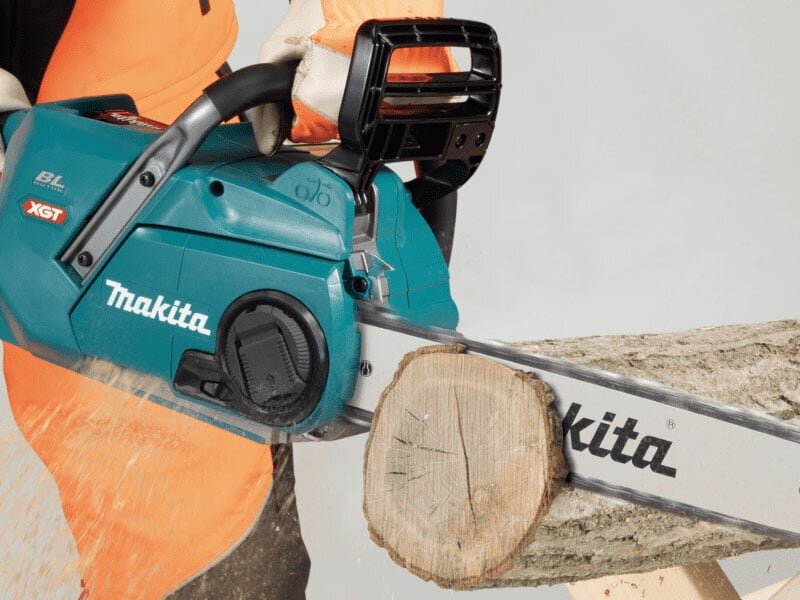 Máy cưa xích Makita dùng mô tơ từ Máy cưa xích makita