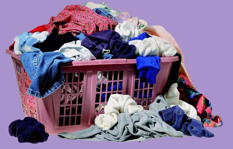 Máy giặt Aqua AQW-U105ZT - Giặt được nhiều quần áo một lúc