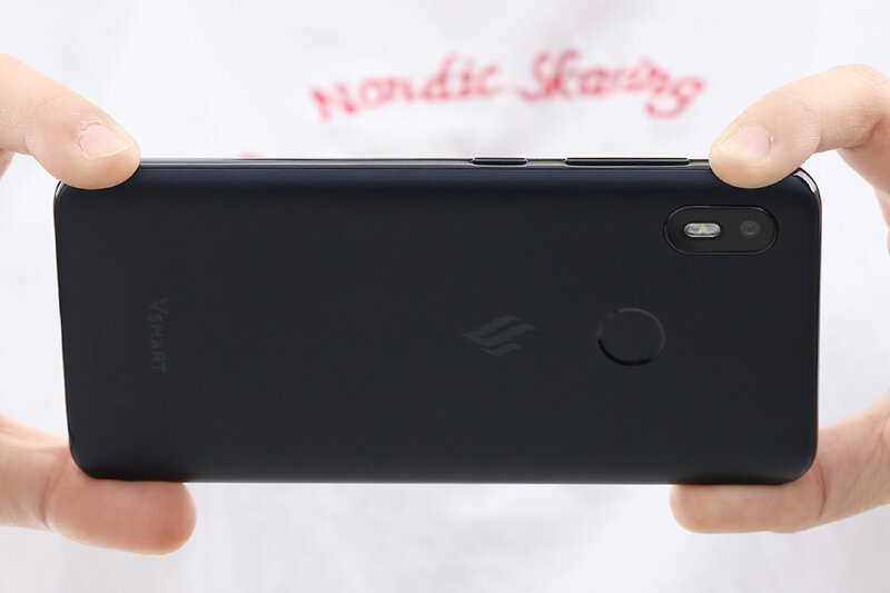 Điện thoại Vsmart Joy 1 - 2GB, 16GB RAM, 5.5 inch