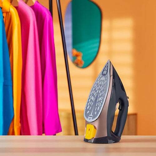 bàn ủi hơi nước Philips DST7510/80 có mặt đế bền bỉ hạn chế trầy xước vải bàn ủi hơi nước Philips DST7510/80 có mặt đế bền bỉ hạn chế trầy xước vải