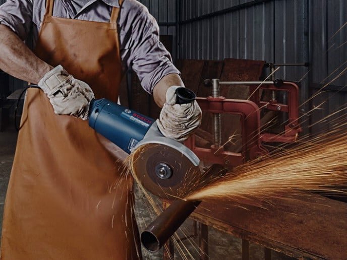 Máy cắt kim loại hiệu quả Bosch GWS 2200-180