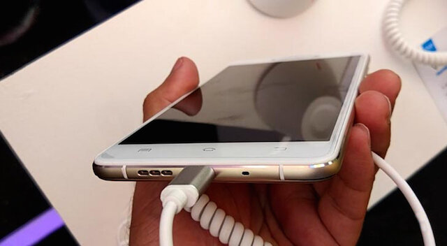 Điện thoại vivo V3