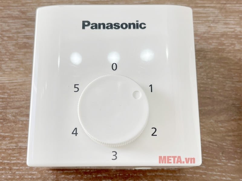 Quạt trần Panasonic F-60MZ2 với bảng điều khiển hộp số Quạt trần Panasonic F-60MZ2 với bảng điều khiển hộp số