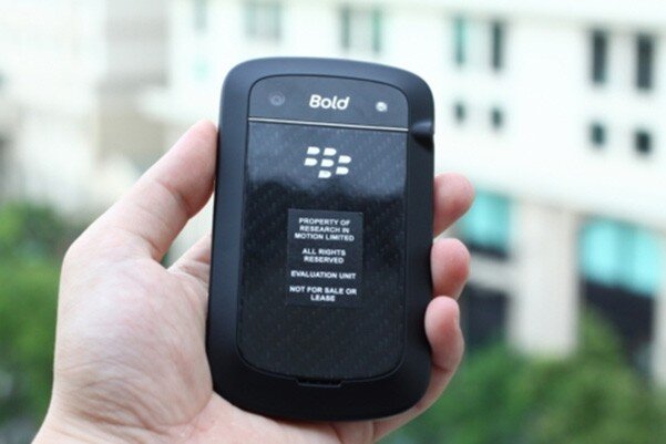 Điện thoại BlackBerry Bold Touch 9900