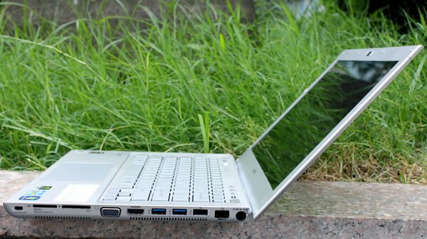 Sony Vaio S SVS13117GG 53214G75GWP Sony Vaio S SVS13117GG 53214G75GWP