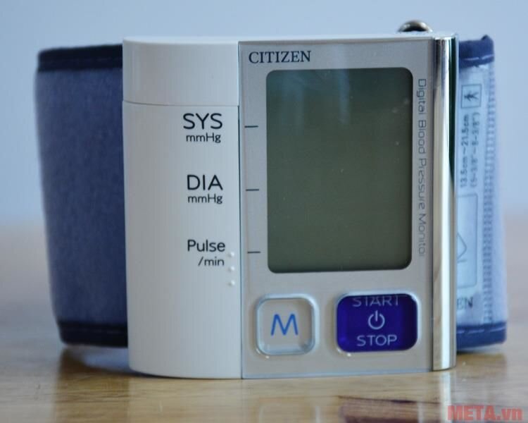 Máy đo huyết áp điện tử cổ tay CH-657