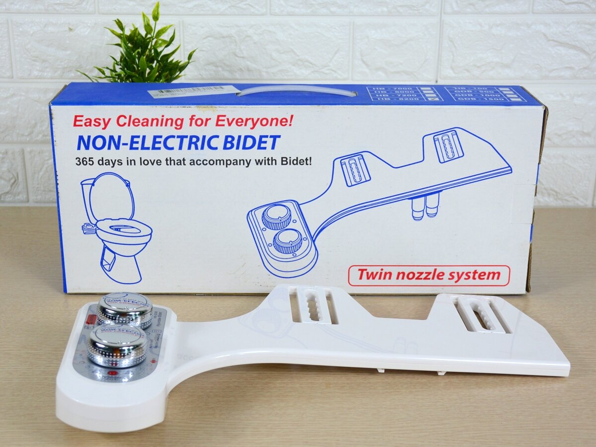 Thiết bị vệ sinh Hyundae Bidet 2 vòi phun HB-8200