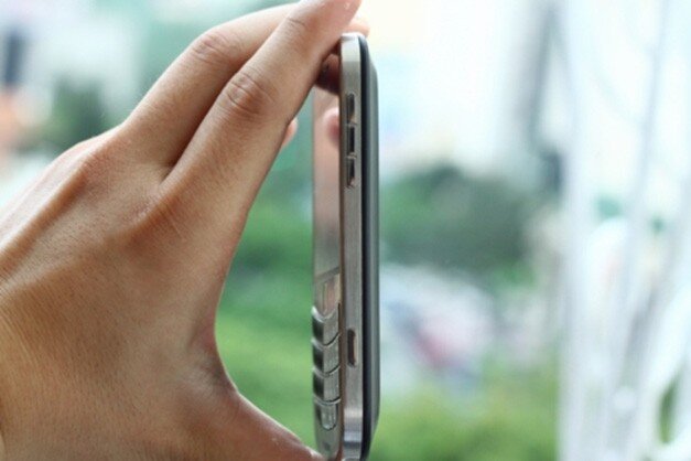 Điện thoại BlackBerry Bold Touch 9900