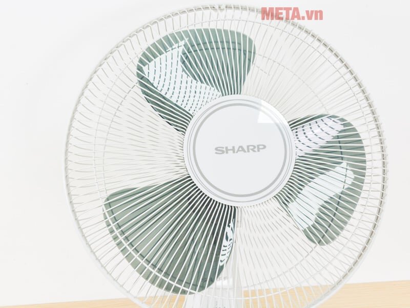 Quạt treo tường Sharp PJ-W40MV-LG với 3 cánh lớn