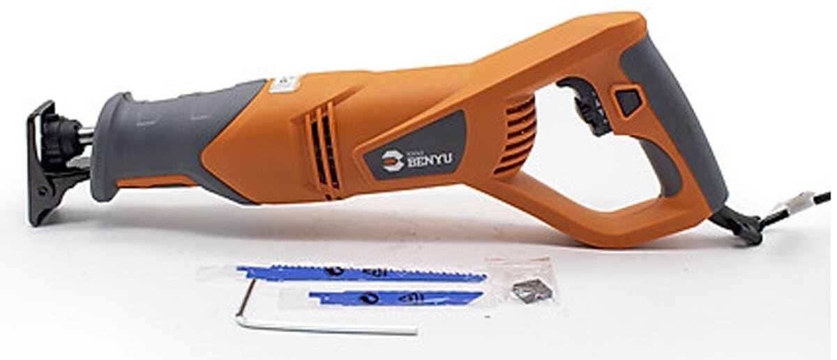 Máy đi kèm 2 lưỡi cưa Máy đi kèm 2 lưỡi cưa