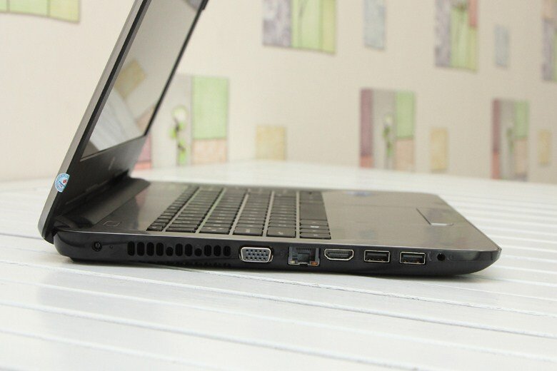 HP 14 ac145TU 3825U/2GB/500GB/Win10