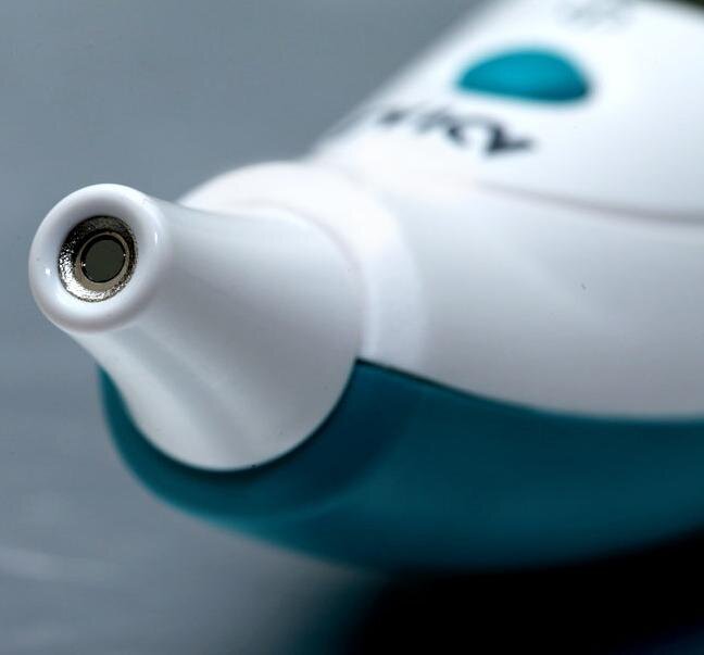  Nhiệt kế điện tử hồng ngoại LAICA TH2002