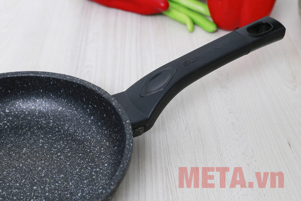 Chảo nhôm chống dính đá hoa cương Sunhouse SBD18 (18cm)