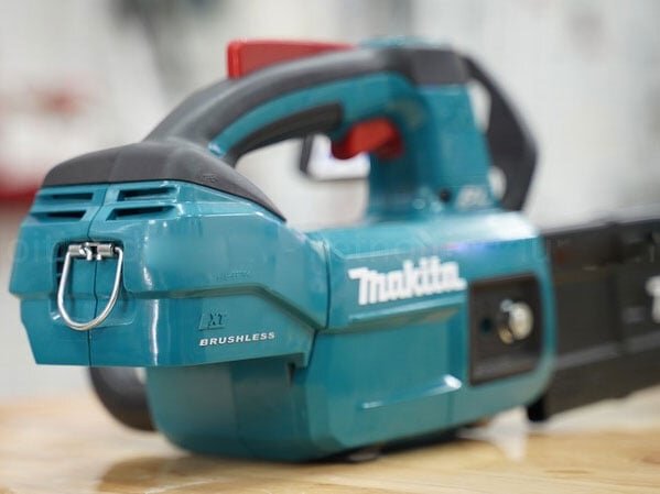 Máy cưa xích có mô tơ không chổi than Máy cưa xích dùng pin