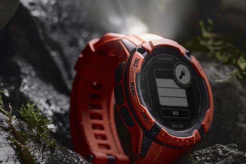 Đồng hồ thông minh Garmin Instinct 2X Solar đèn pin