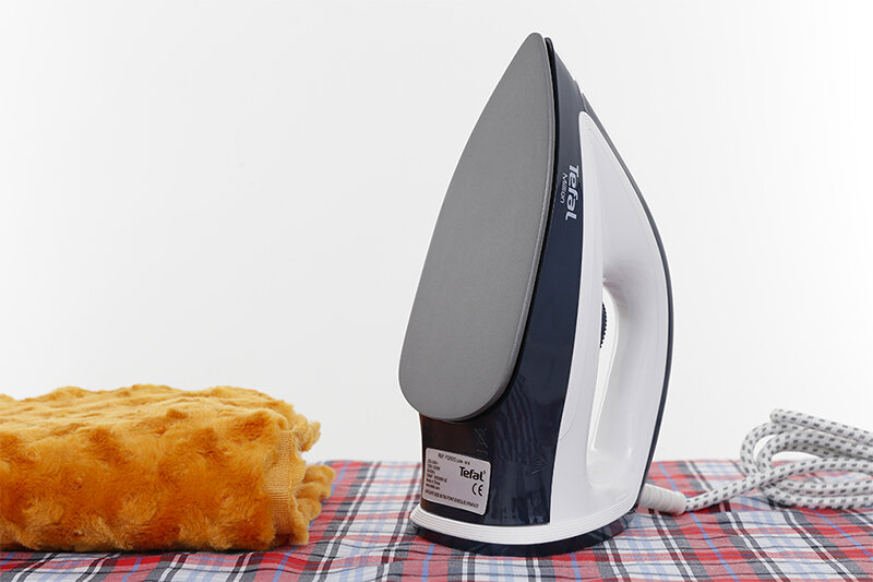 Bàn ủi khô Tefal FS2620LO 1200W Bàn ủi khô Tefal FS2620LO 1200W