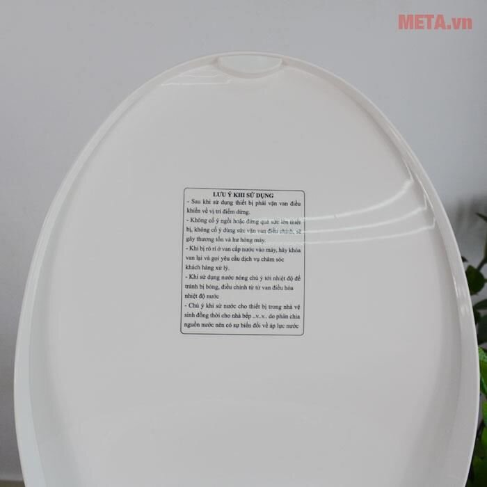 Nắp bồn cầu thông minh Luva Bidet - LB204 (có nóng, lạnh)