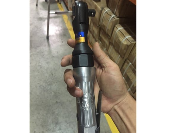 Thiết kế của cờ lê hơi bằng khí nén 1/2” – SP-1133-2 nhỏ gọn vừa lòng bàn tay Cờ lê hơi bằng khí nén 1/2” – SP-1133-2 chính hãng