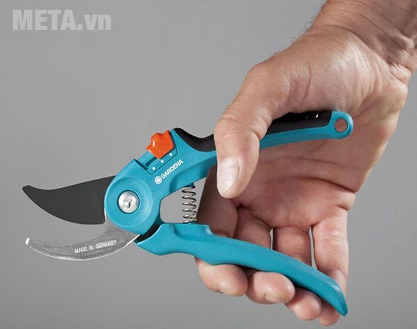 Tay cầm kéo cắt cây cổ điển Gardena mũi hếch 22mm 08857-20