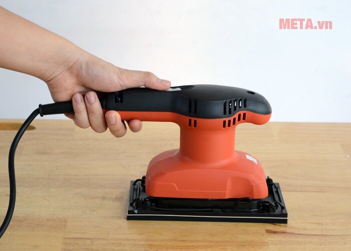 Máy chà nhám rung Maktec MT921