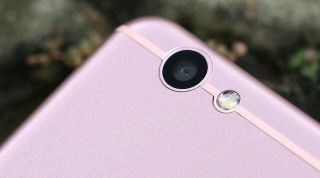 Điện thoại Mobell Nova i7