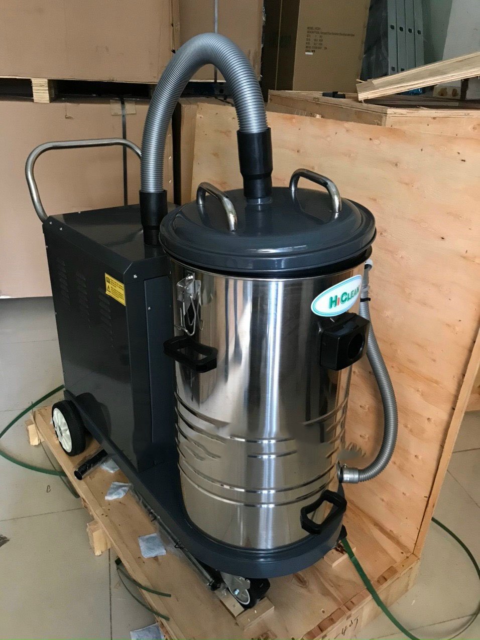 Máy hút bụi 3 pha HiClean HC400 Máy hút bụi 3 pha HiClean HC400