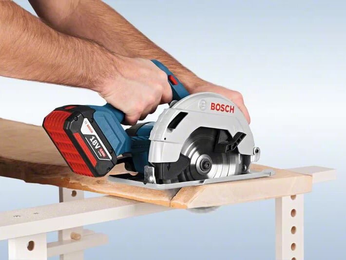 Máy cưa đĩa dùng pin  