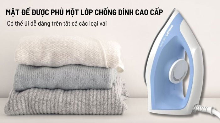 Mặt đế của bàn là khô Philips DST0520/20 được làm từ chất liệu cao cấp, phủ chống dính