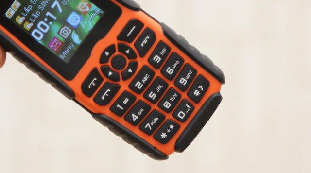 Điện thoại Mobell Rock