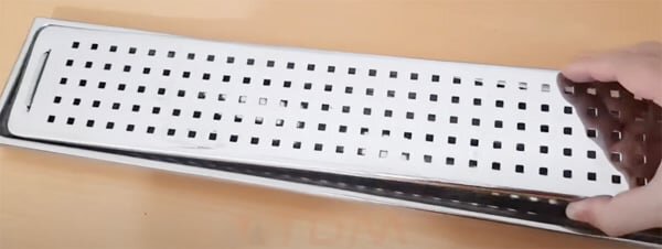 Chất liệu sáng bóng, bền màu Thoát sàn ngăn mùi Caesar