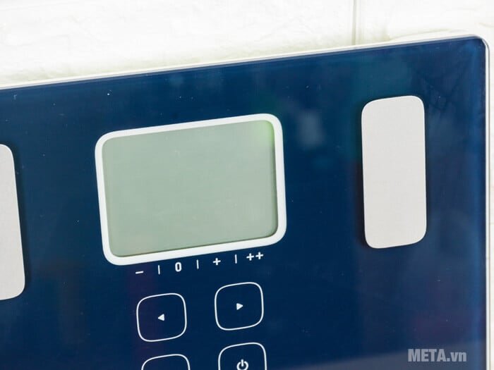Cân đo lượng mỡ cơ thể Omron HBF-224 có màn hình hiển thị rõ ràng Cân đo lượng mỡ cơ thể Omron HBF-224