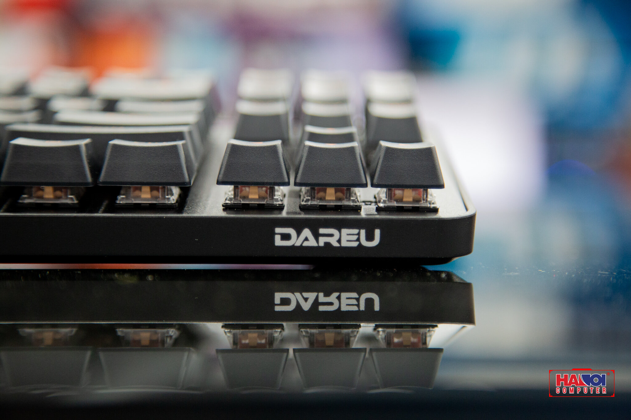 Bàn phím cơ không dây Dareu EK807G đen