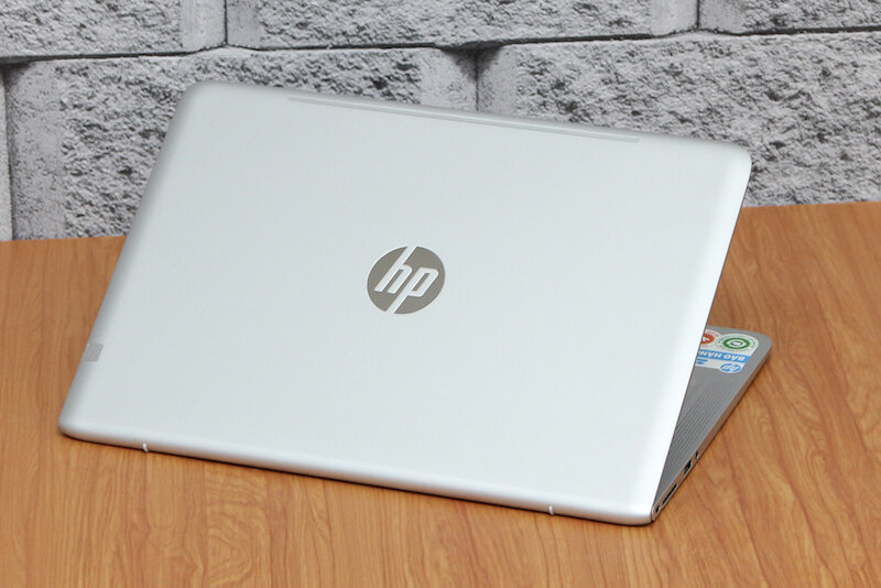 HP Envy 13 d049TU i5 6200U/4GB/256GB/Win10 HP Envy 13 d049TU i5 6200U/4GB/256GB/Win10