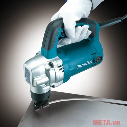 Máy cắt tôn Makita JN3201